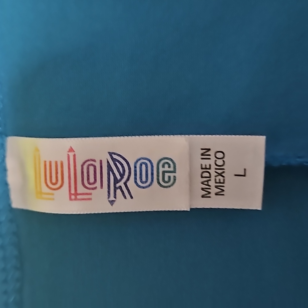 2 Large LuLaRoe Shirts = 1 Irma and 1 Tunic with side slits - Picture 8 of 9